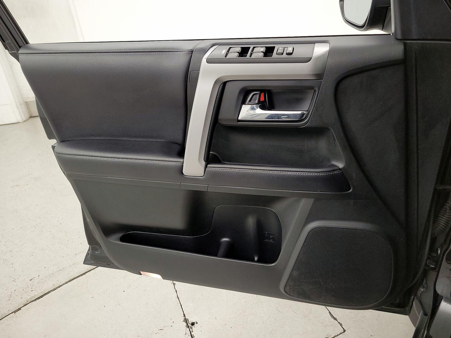 Thumbnail: 2020 Toyota 4Runner - 12