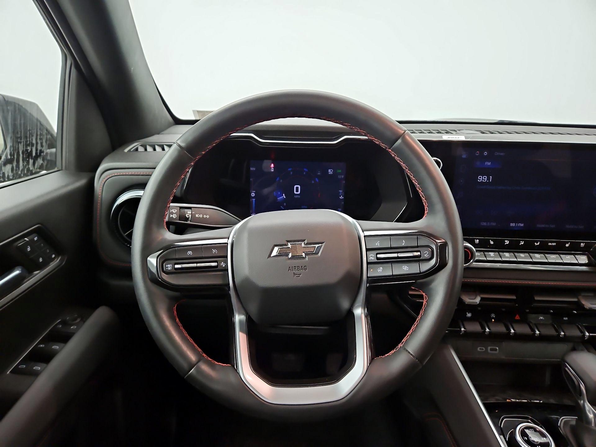 Thumbnail: 2023 Chevrolet Colorado - 10