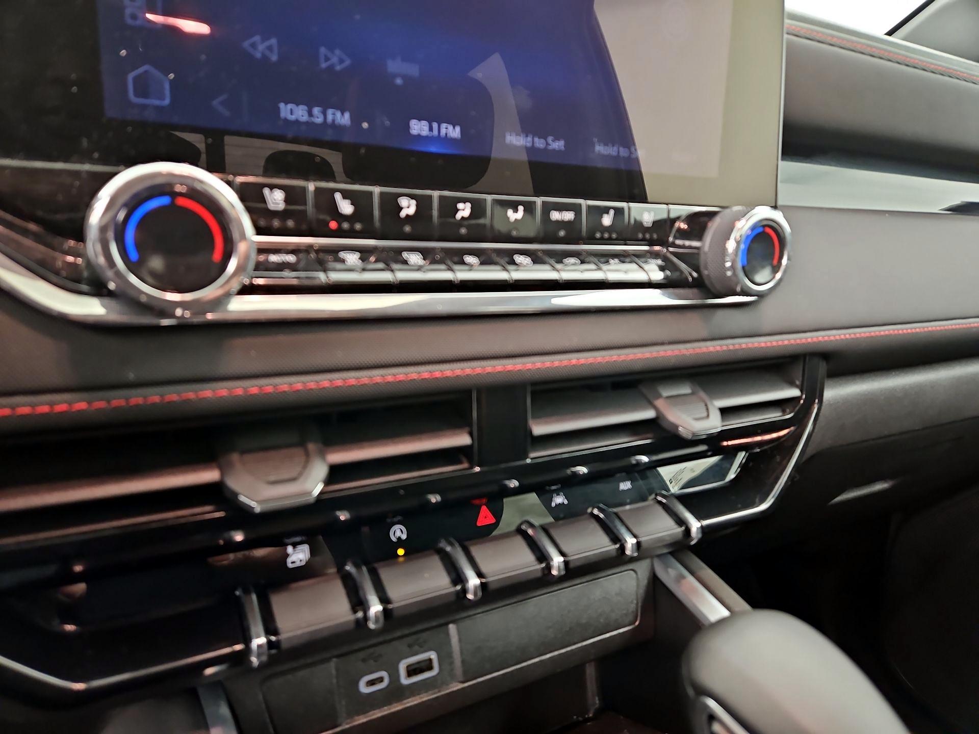 Thumbnail: 2023 Chevrolet Colorado - 16