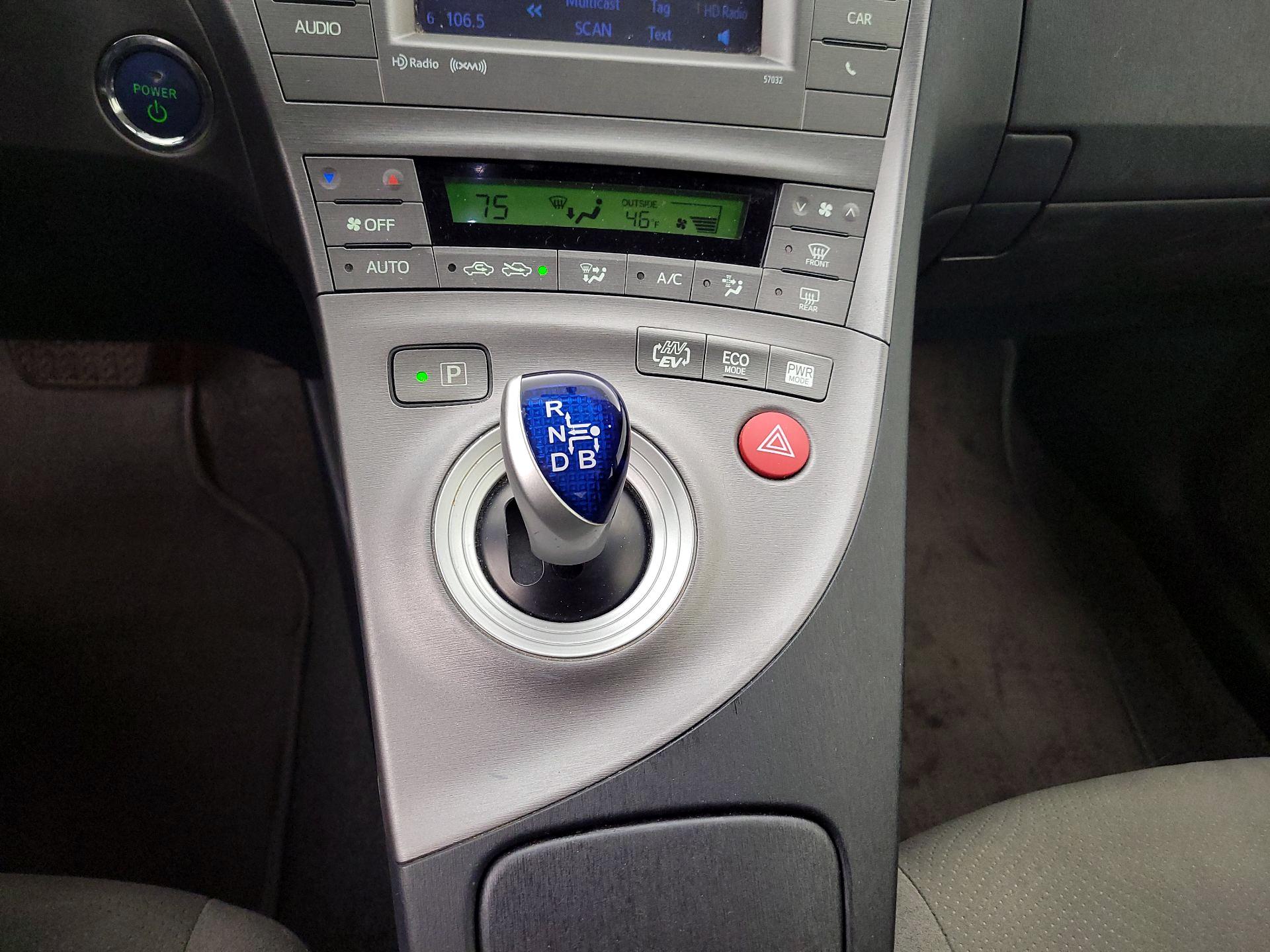 Thumbnail: 2014 Toyota Prius - 17