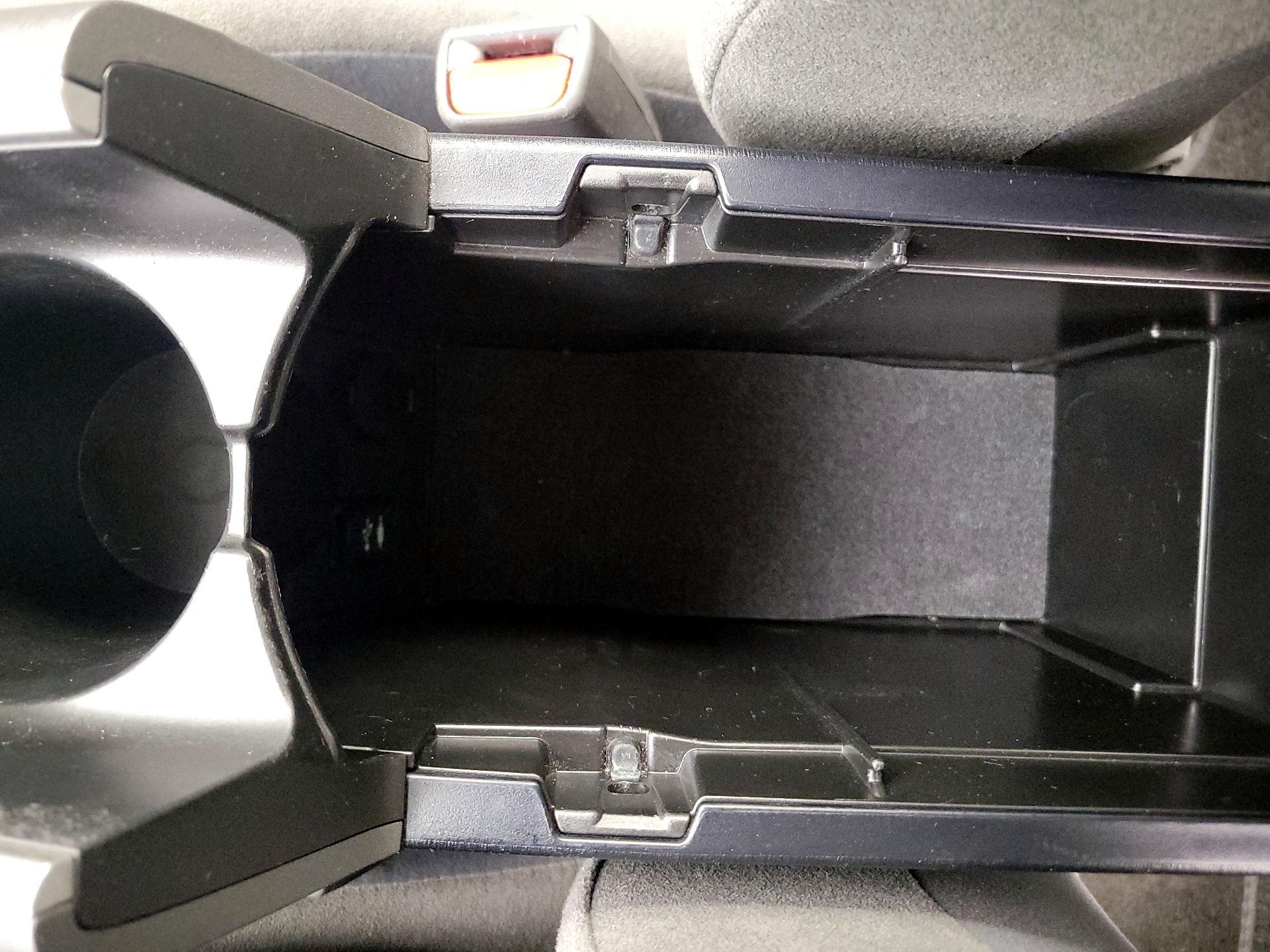 Thumbnail: 2014 Toyota Prius - 18