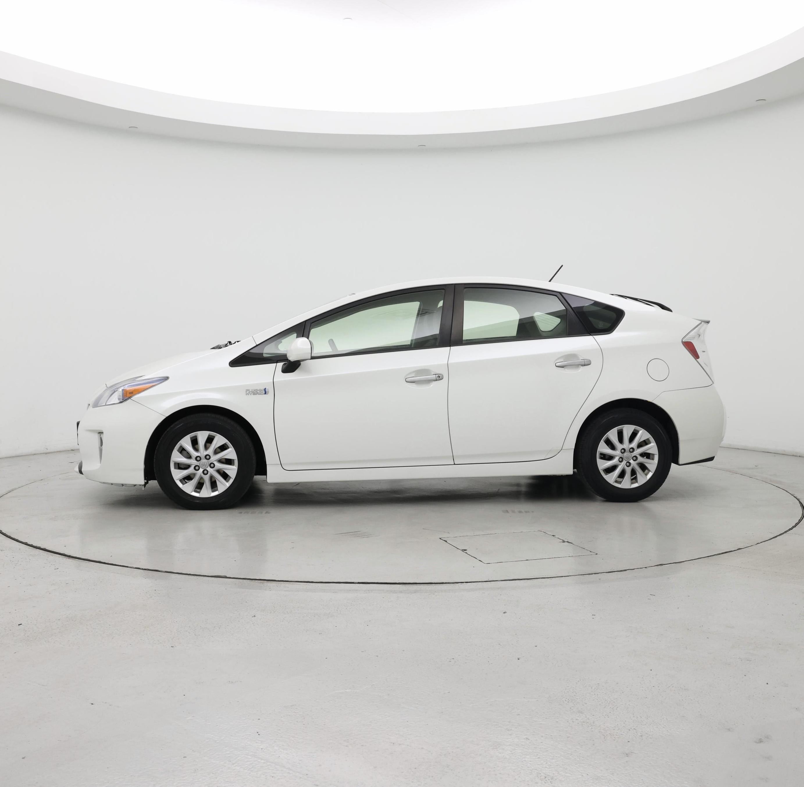 Thumbnail: 2014 Toyota Prius - 3