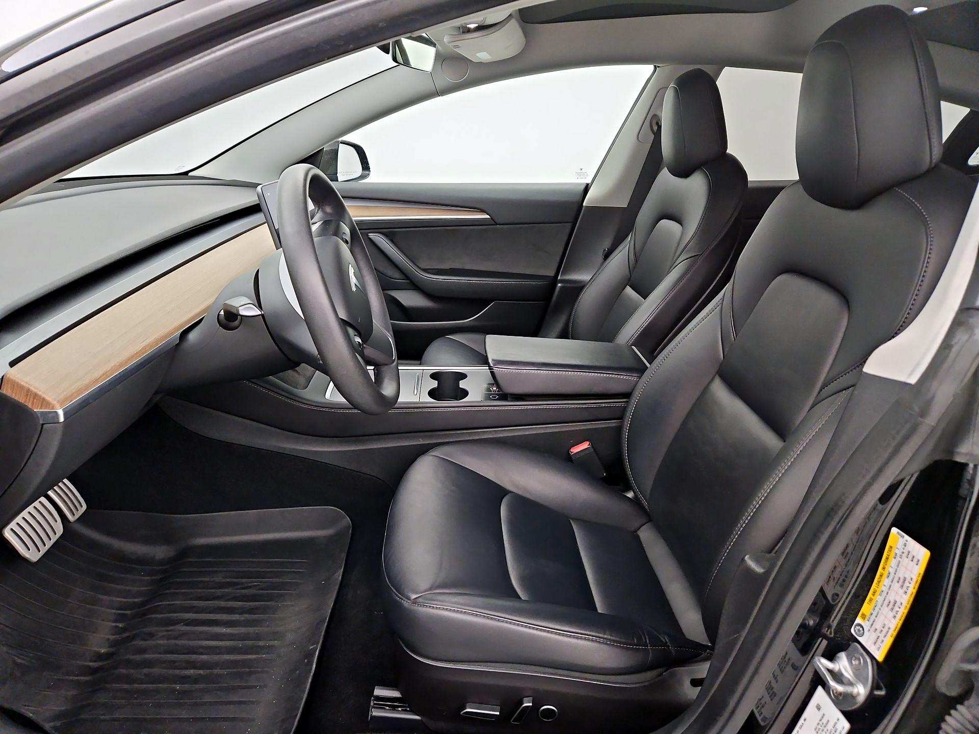 Thumbnail: 2022 Tesla Model 3 - 11