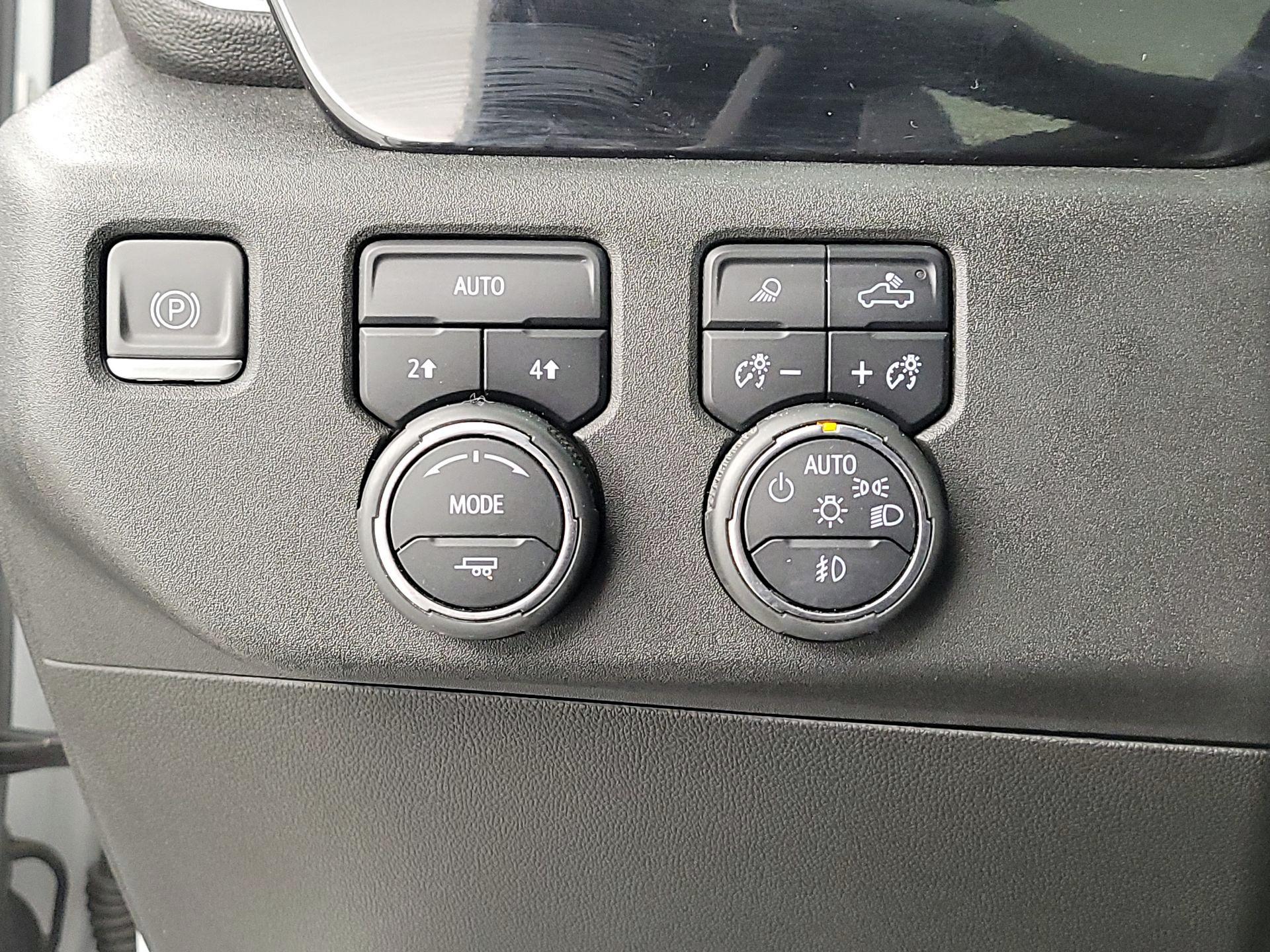 Thumbnail: 2022 Chevrolet Silverado 1500 - 13