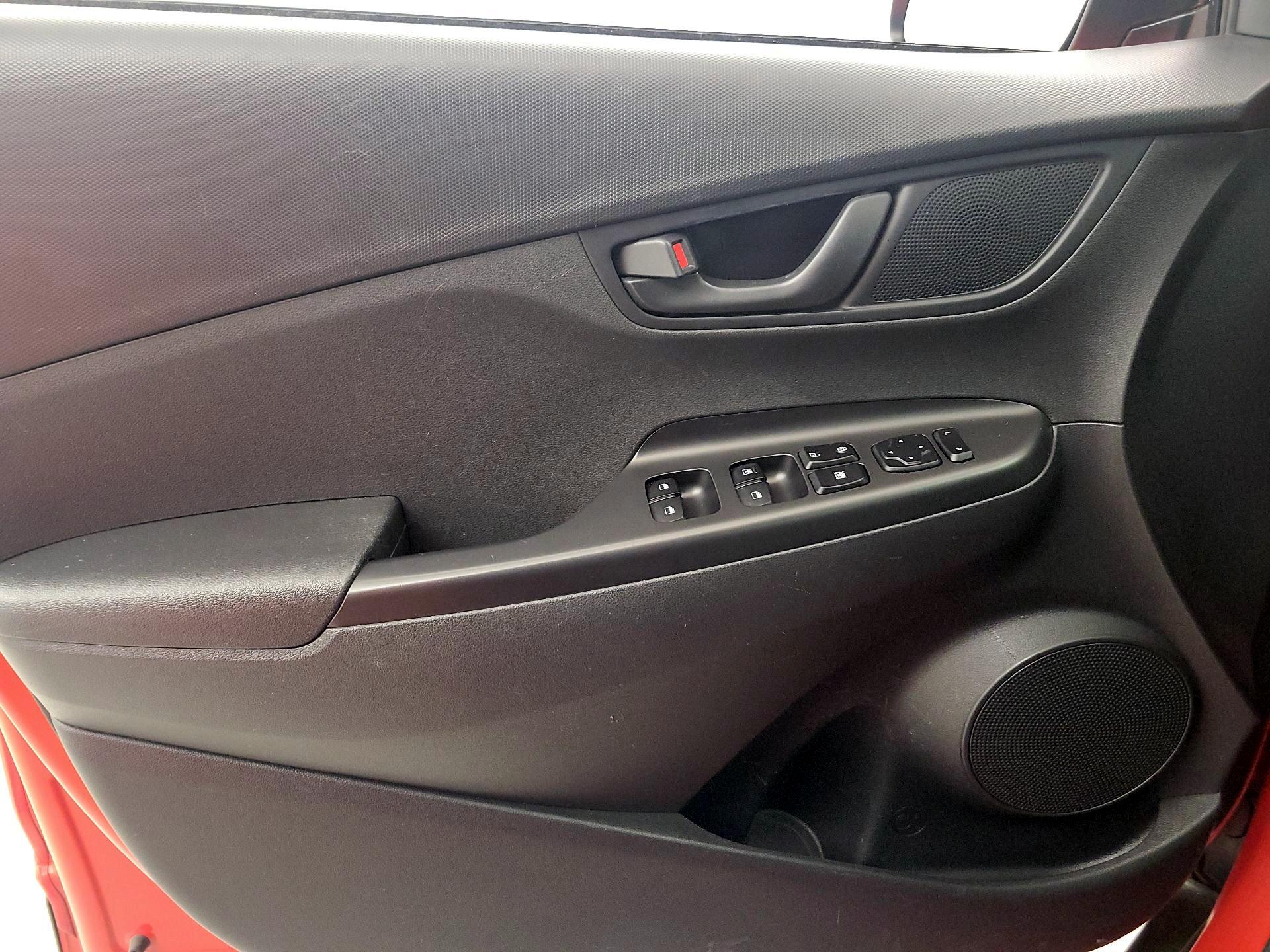 Thumbnail: 2020 Hyundai Kona - 12