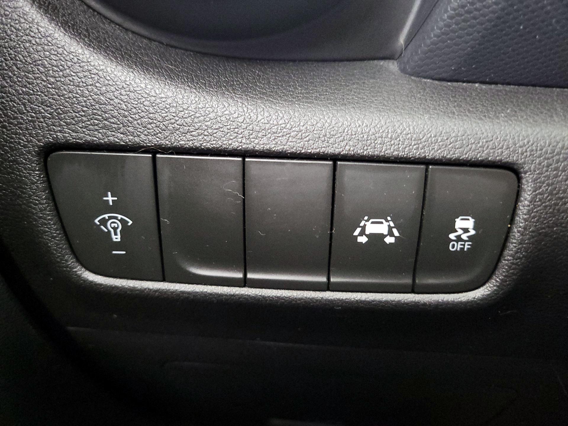 Thumbnail: 2020 Hyundai Kona - 13