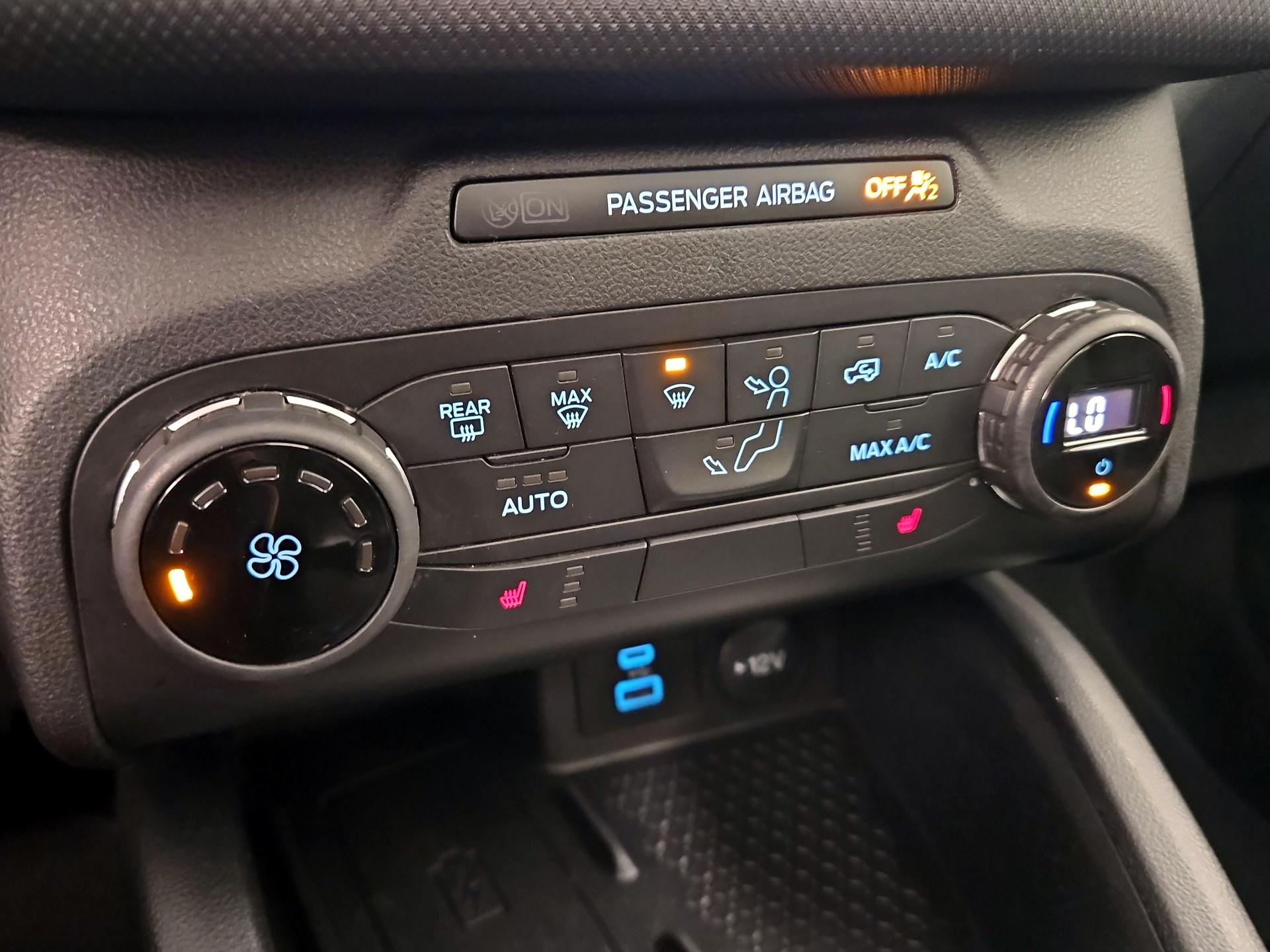 Thumbnail: 2021 Ford Bronco Sport - 17