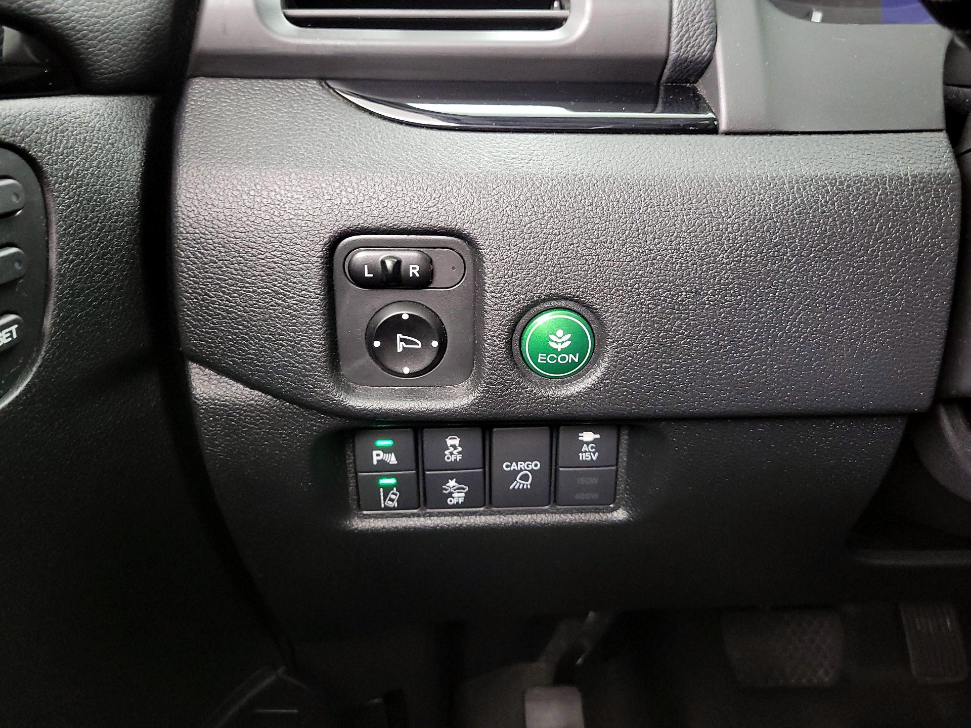 Thumbnail: 2017 Honda Ridgeline - 13