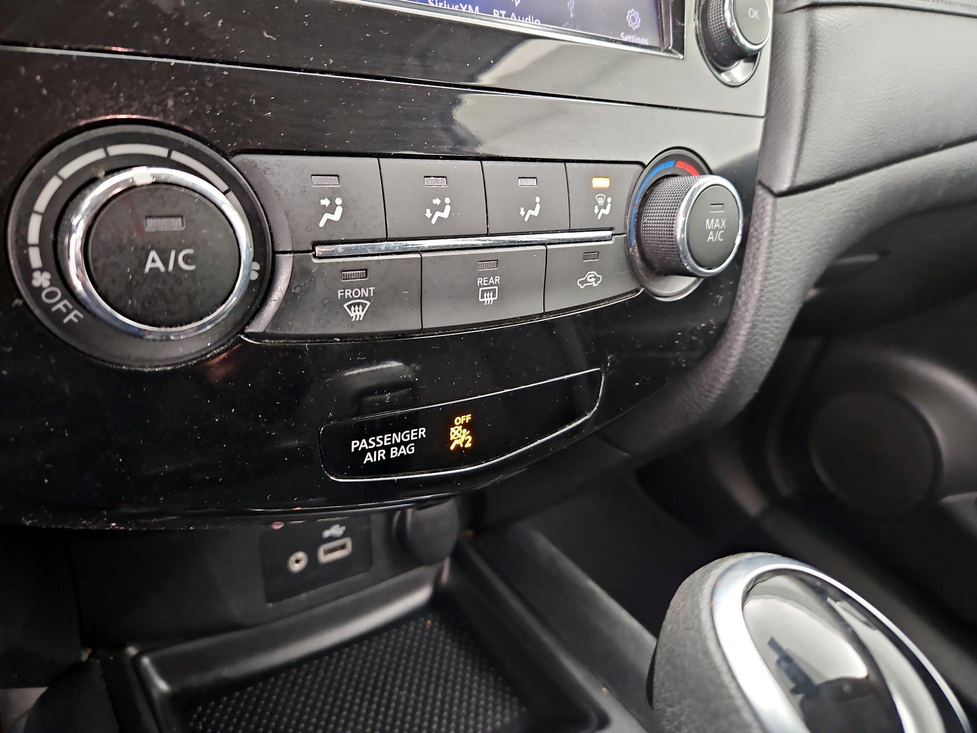 Thumbnail: 2019 Nissan Rogue - 16