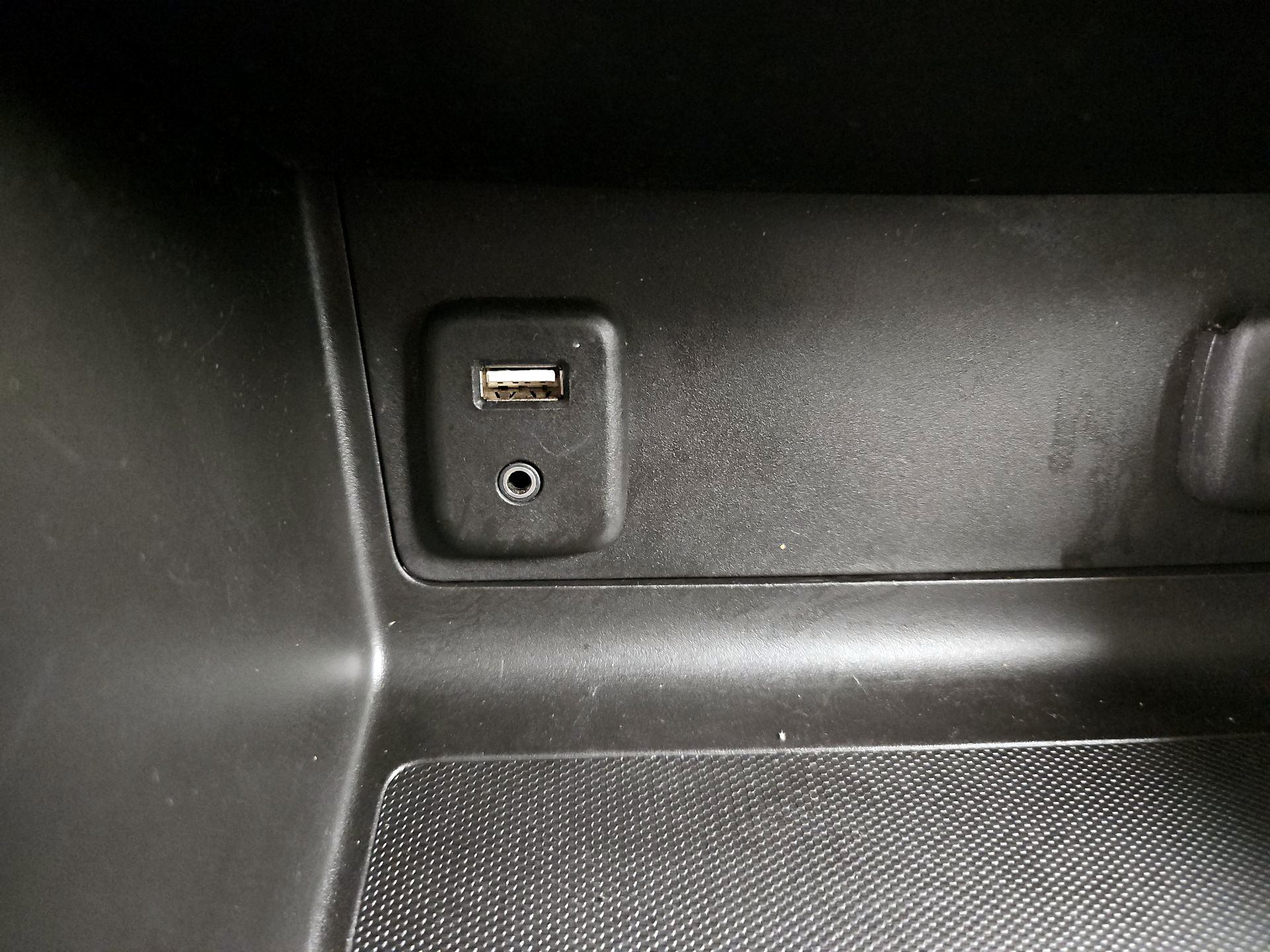 Thumbnail: 2016 GMC Canyon - 18