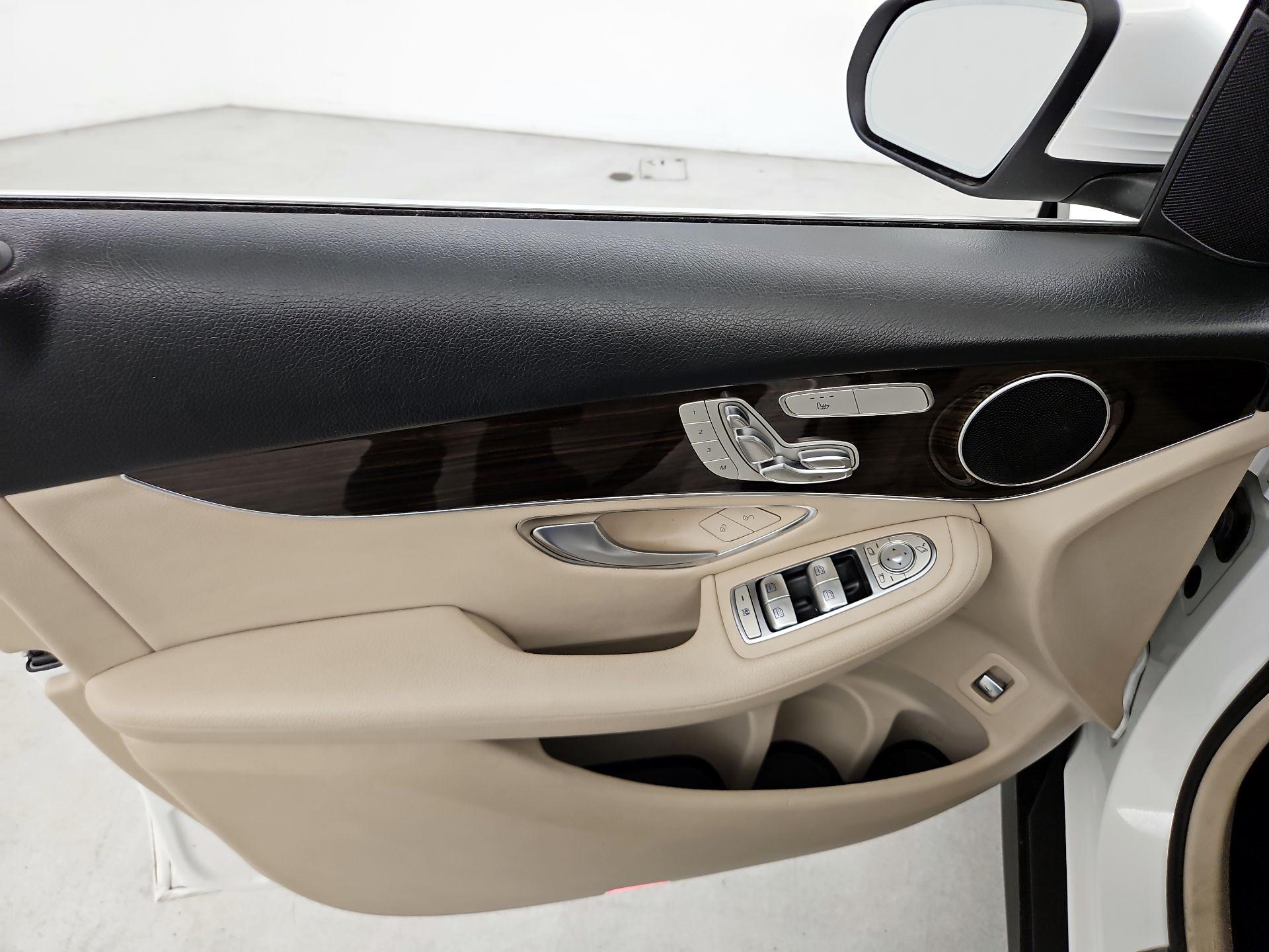 Thumbnail: 2019 Mercedes-Benz GLC - 12