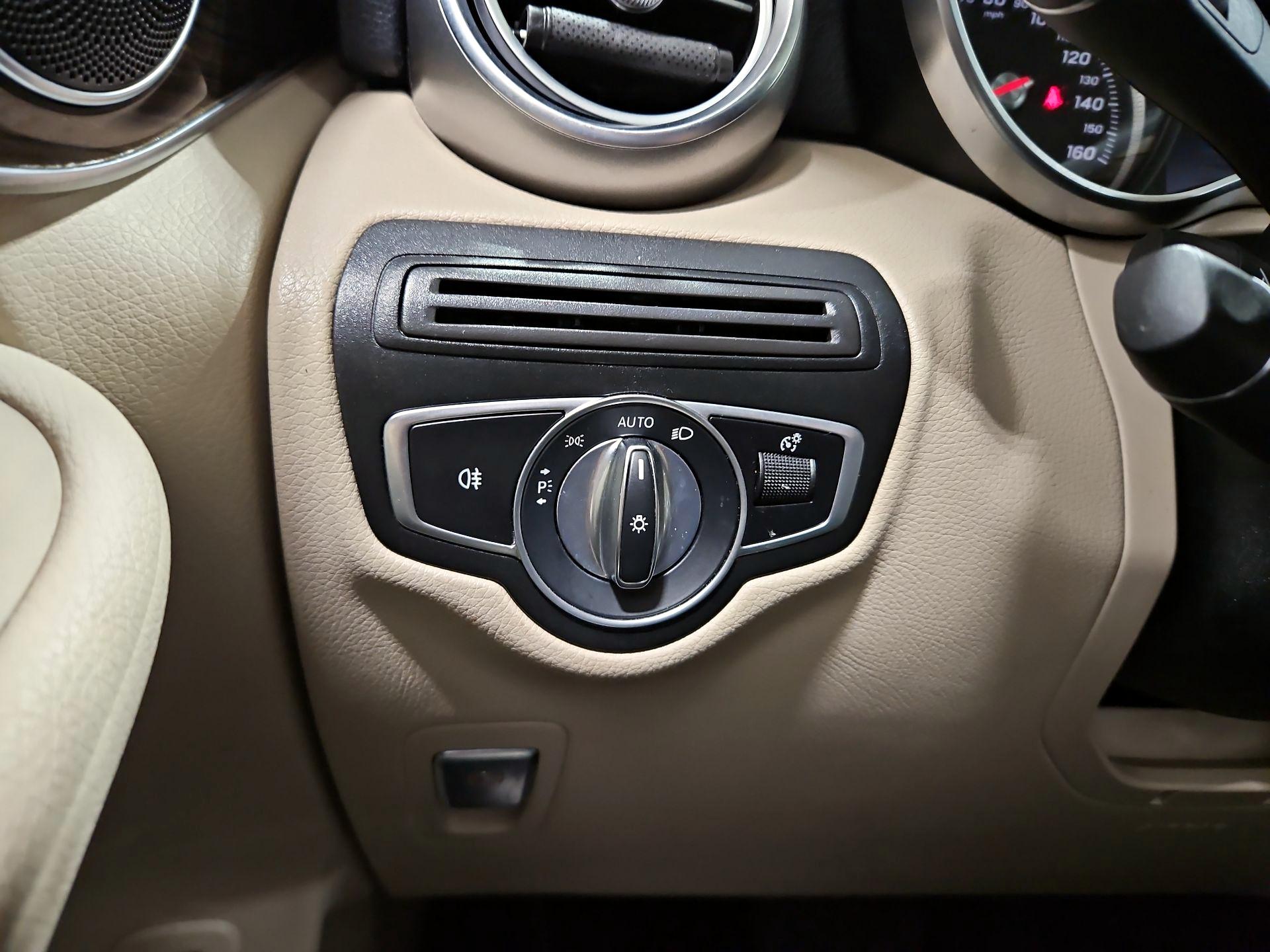 Thumbnail: 2019 Mercedes-Benz GLC - 13