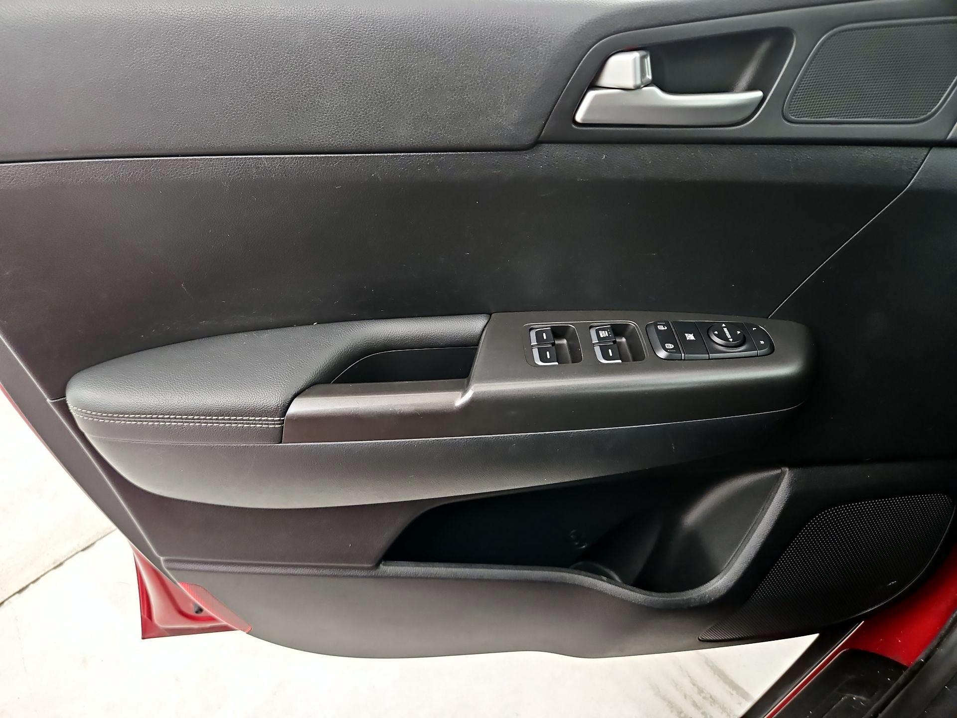 Thumbnail: 2019 Kia Sportage - 12