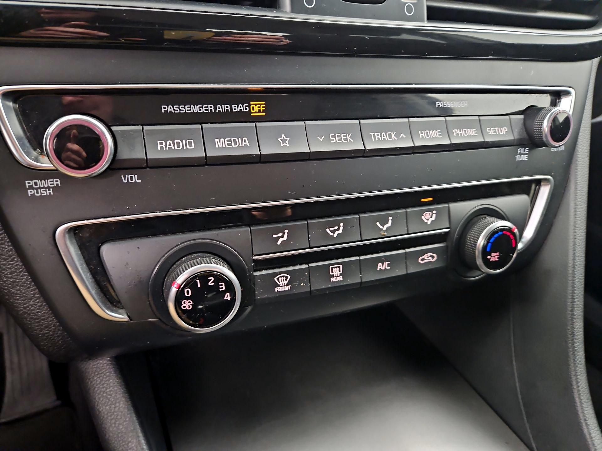 Thumbnail: 2019 Kia Optima - 16