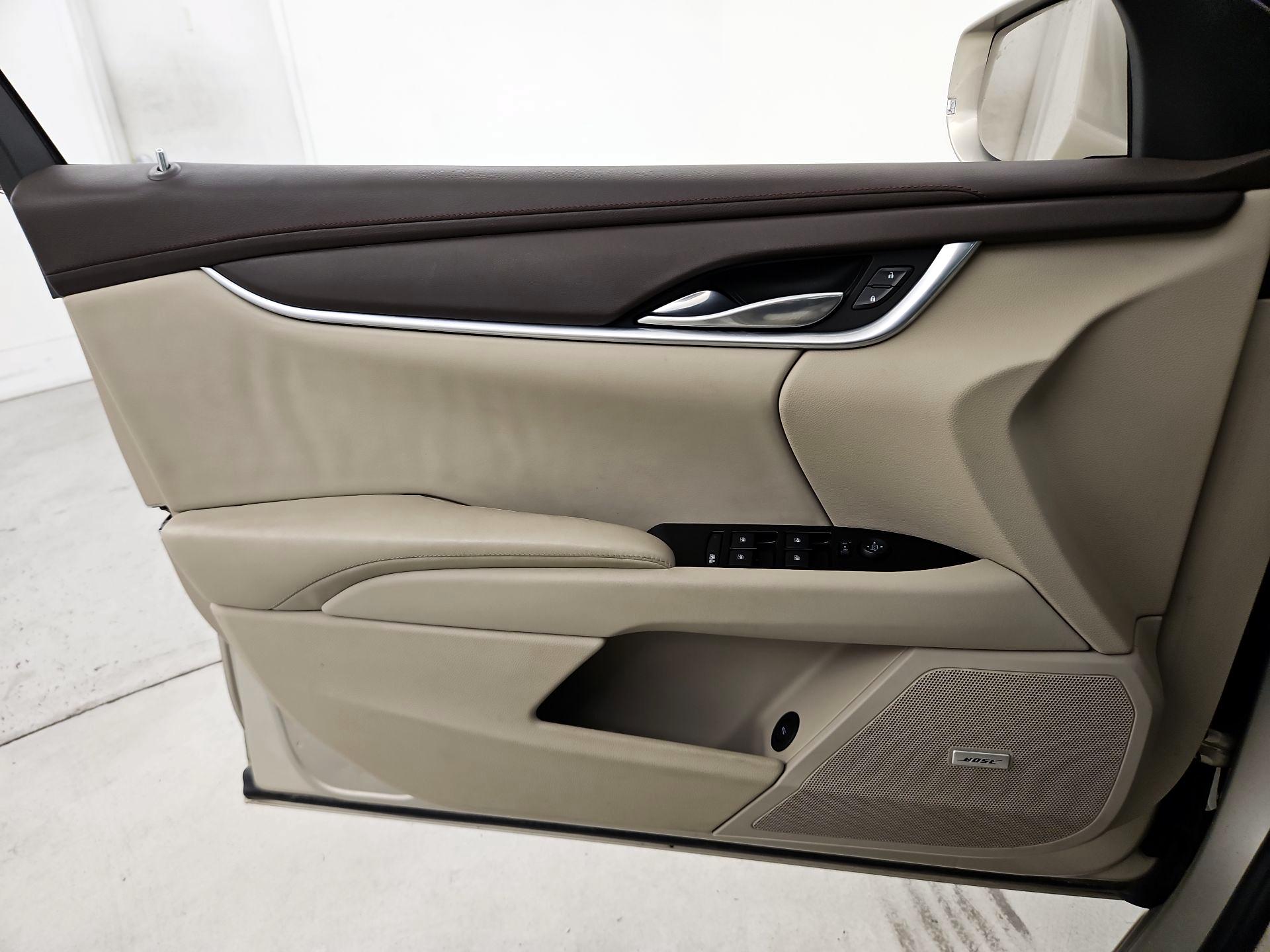 Thumbnail: 2015 Cadillac XTS - 12