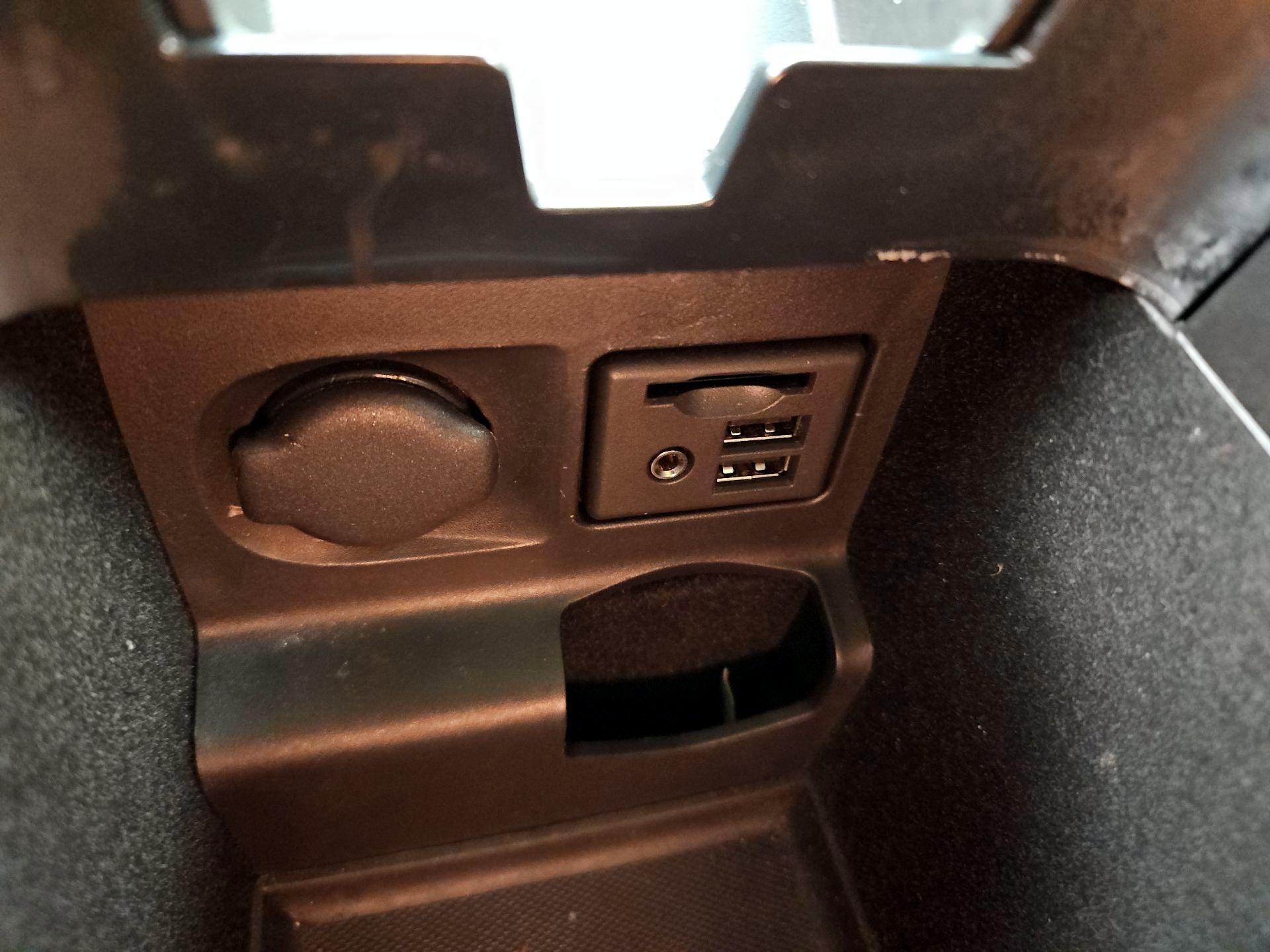 Thumbnail: 2015 Cadillac XTS - 17