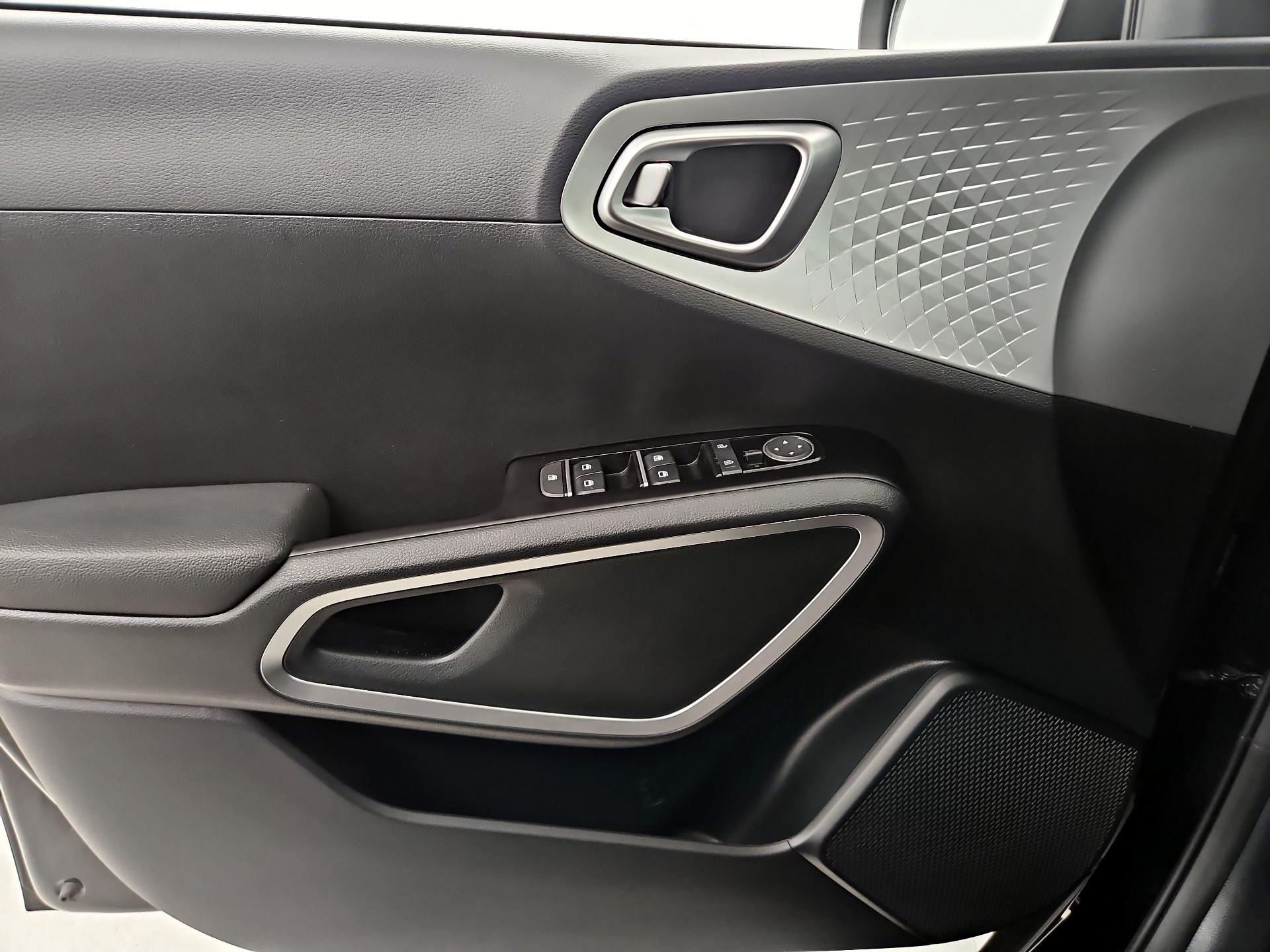 Thumbnail: 2023 Kia Soul - 12