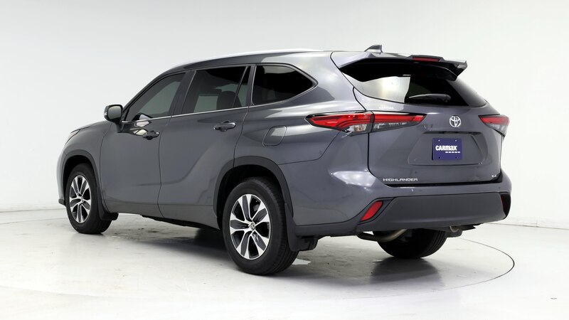 2023 Toyota Highlander XLE 2