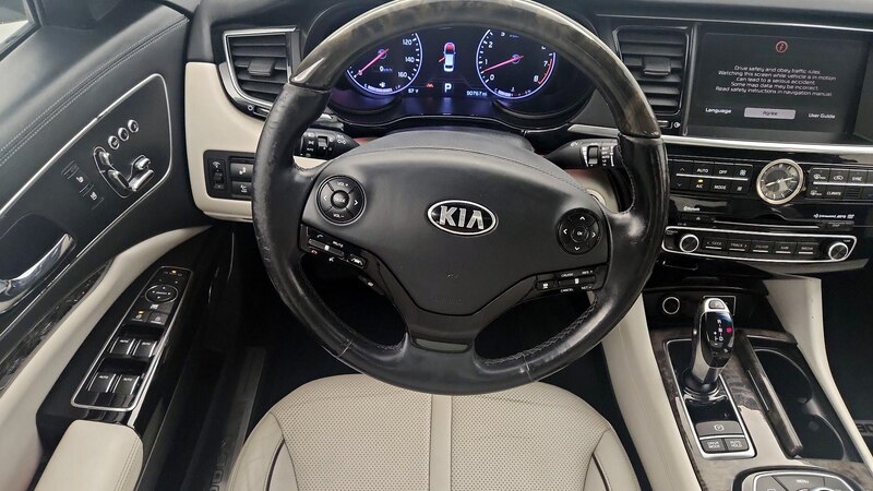 2015 Kia K900 Luxury 10