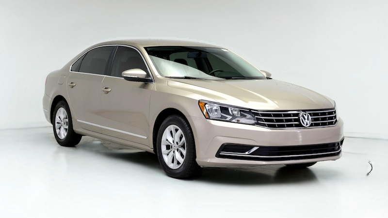 2016 Volkswagen Passat S Hero Image