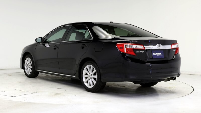 2014 Toyota Camry XLE 2