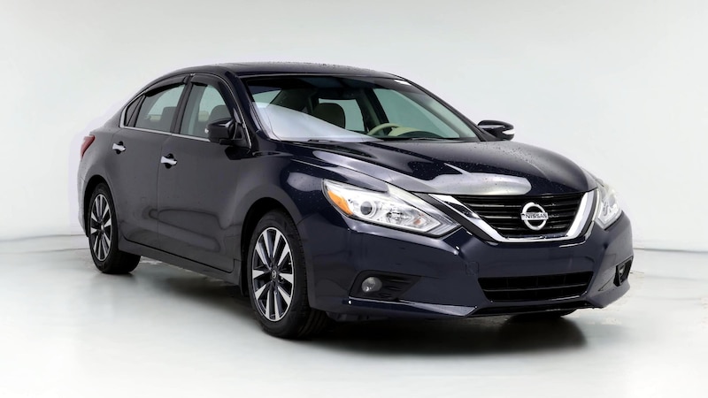 2017 Nissan Altima SV Hero Image