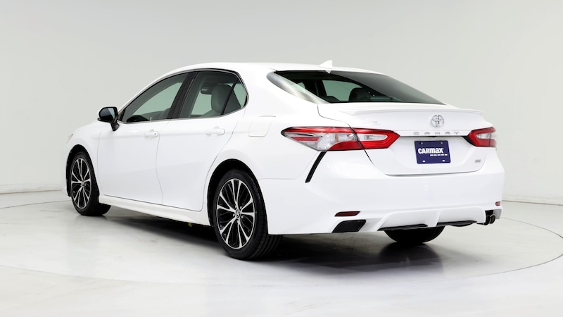 2018 Toyota Camry SE 2