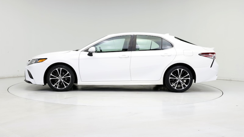 2018 Toyota Camry SE 3