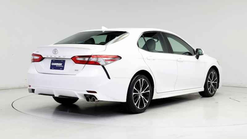 2018 Toyota Camry SE 8