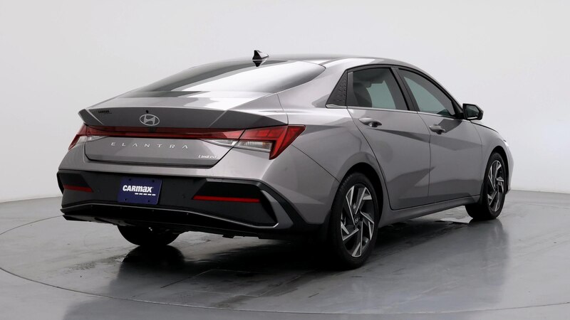 2024 Hyundai Elantra Limited Edition 8