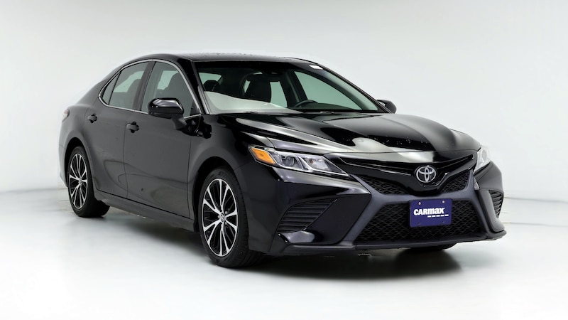 2018 Toyota Camry SE Hero Image