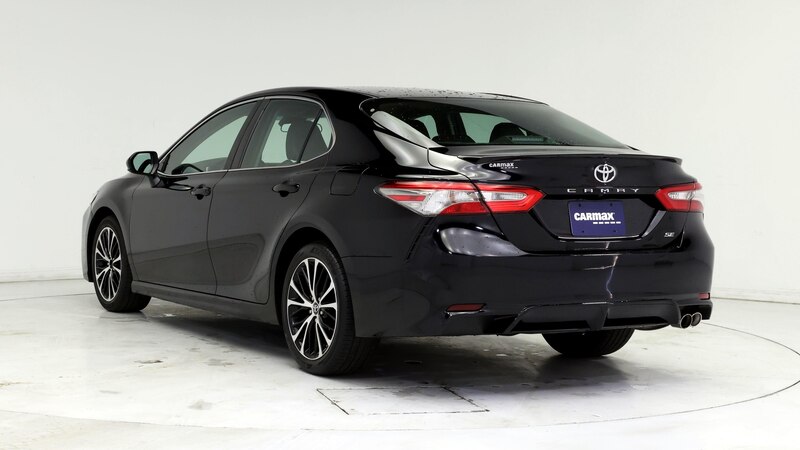 2018 Toyota Camry SE 2