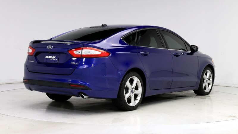 2016 Ford Fusion SE 8