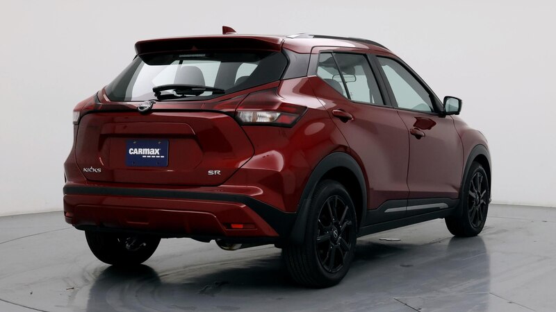 2024 Nissan Kicks SR 8