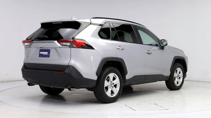 2021 Toyota RAV4 XLE 8