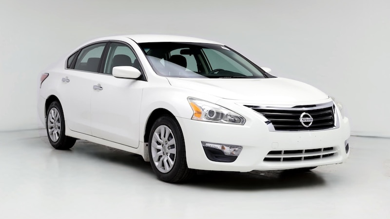 2015 Nissan Altima S Hero Image