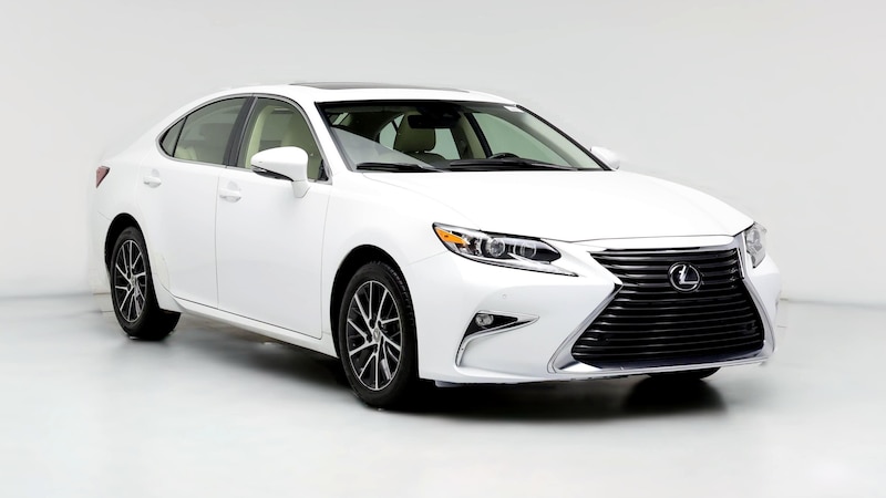 2016 Lexus ES 350 Hero Image