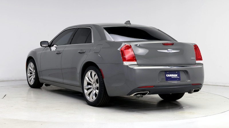 2019 Chrysler 300 Touring 2