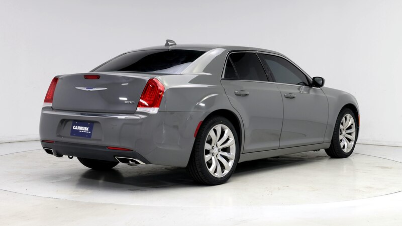 2019 Chrysler 300 Touring 8