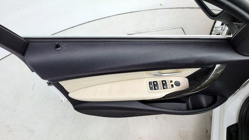 2015 BMW 3 Series 328xi 12