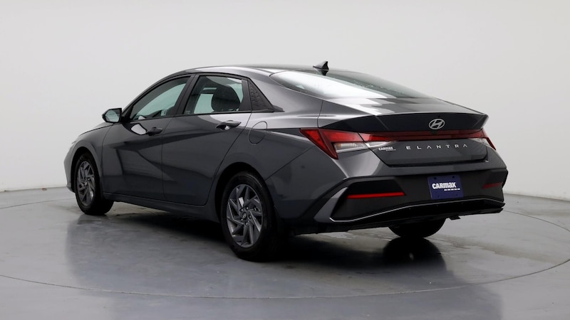 2024 Hyundai Elantra SEL 2