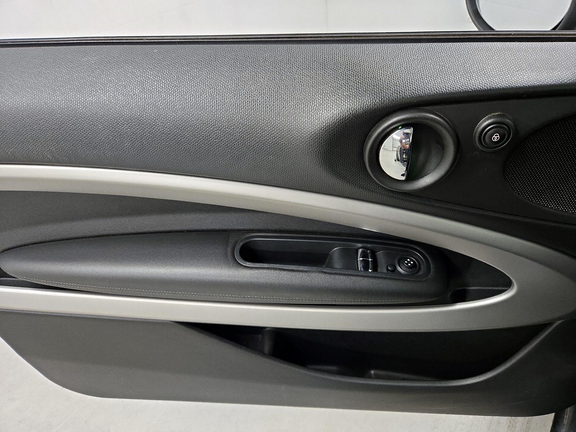 Thumbnail: 2015 MINI Cooper Paceman - 12