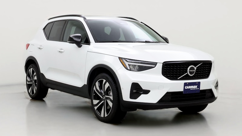 2024 Volvo XC40 B5 Plus Hero Image