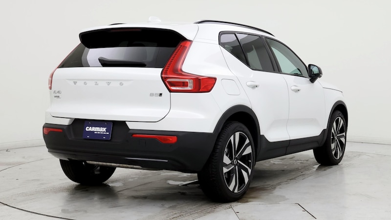 2024 Volvo XC40 B5 Plus 8