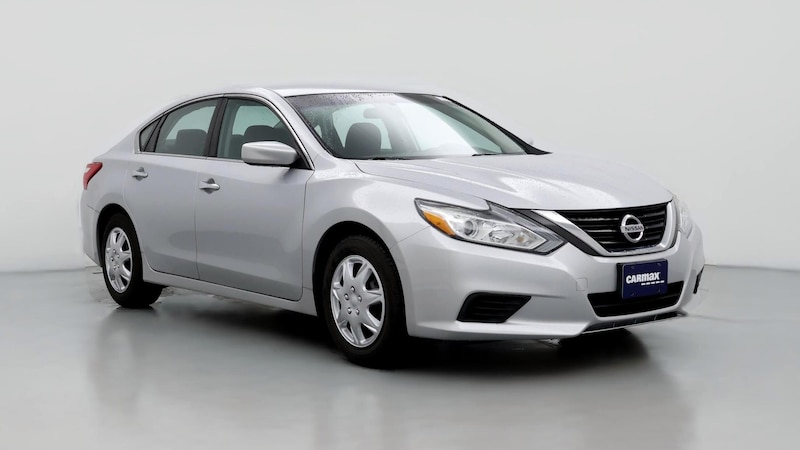 2016 Nissan Altima S Hero Image