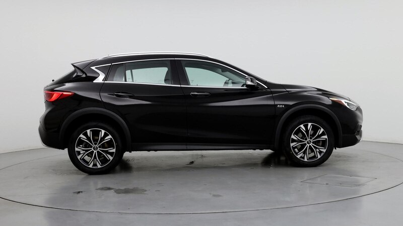 2017 INFINITI QX30 Luxury 7