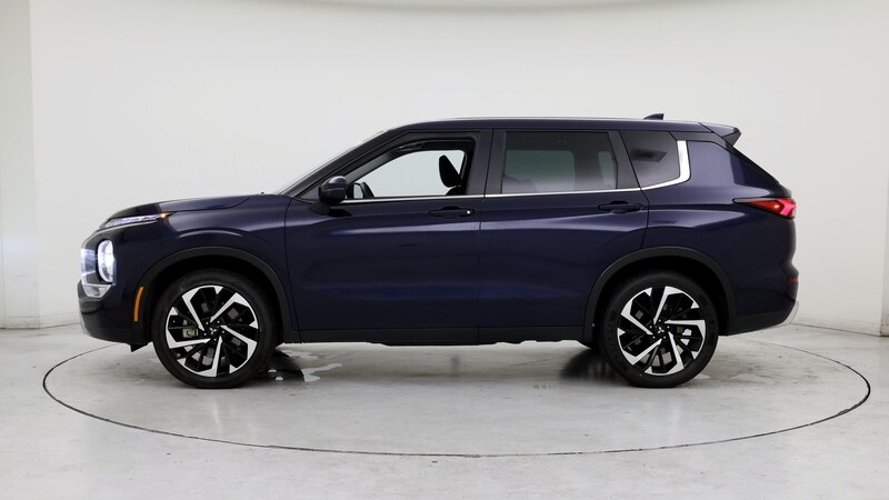 2023 Mitsubishi Outlander SE 3