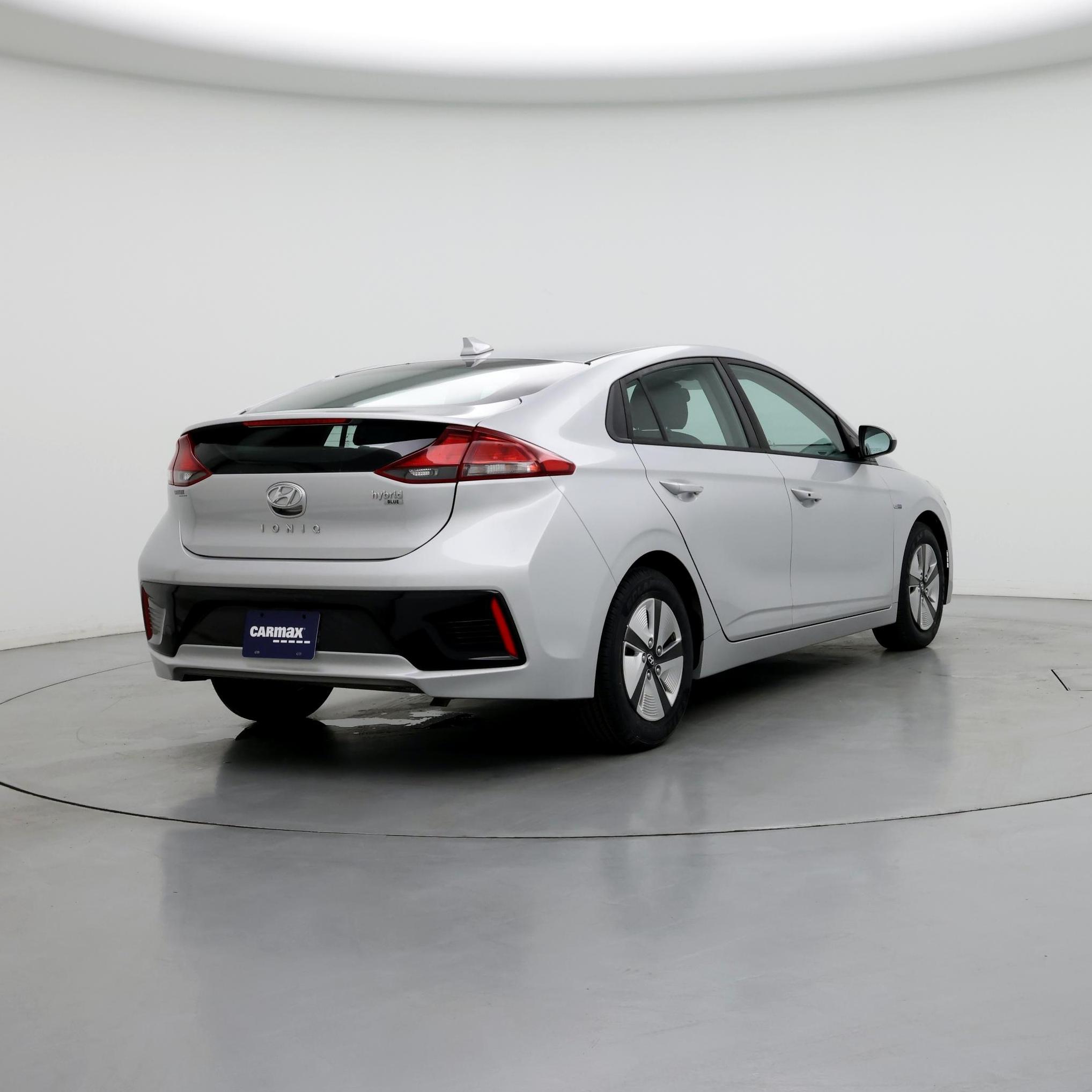 Thumbnail: 2019 Hyundai Ioniq - 8