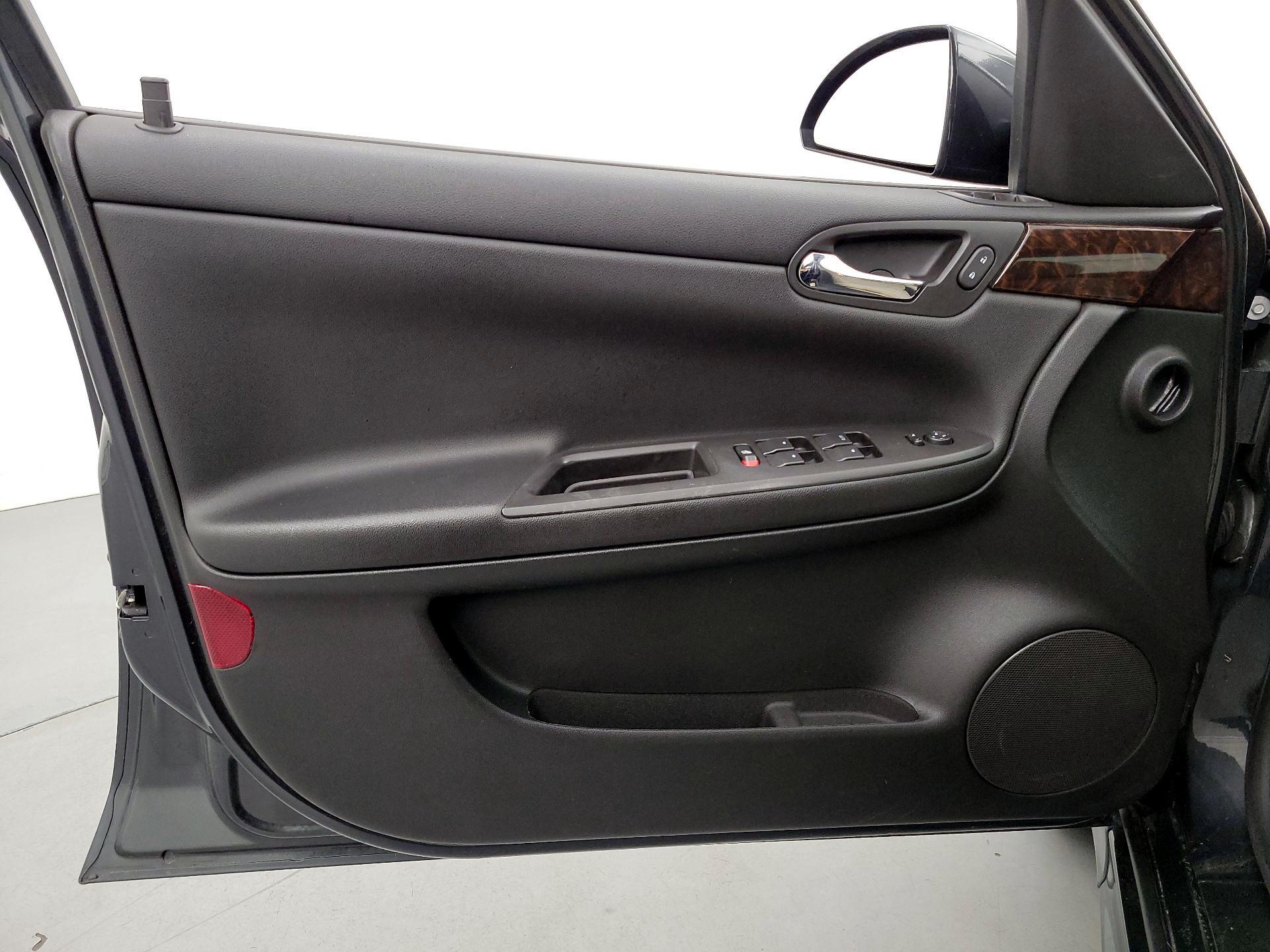 Thumbnail: 2015 Chevrolet Impala - 12