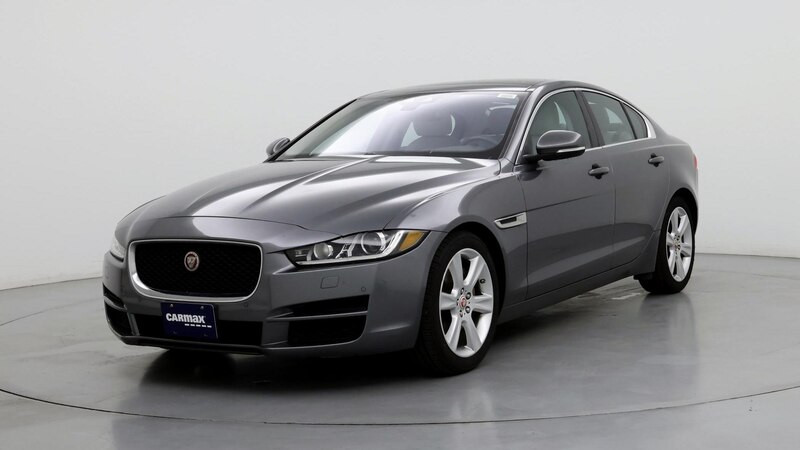 2017 Jaguar XE Prestige 4